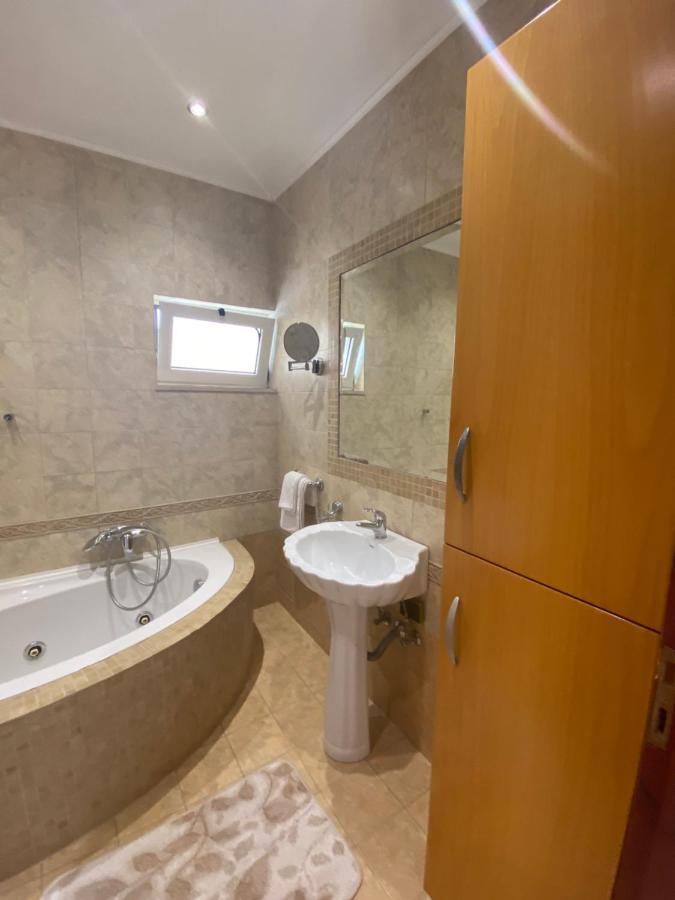 Apartment Kasteli House