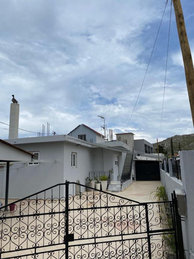 Apartment Kasteli House