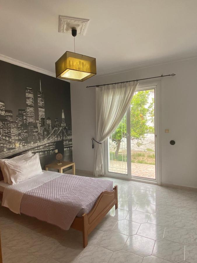 Kasteli House